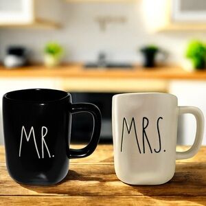 Rae Dunn matte Mr Mrs Mug set